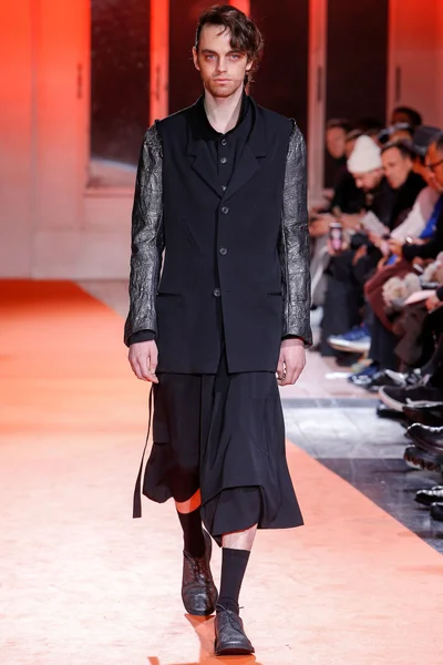 Look 7
